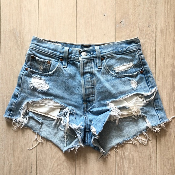 Levi’s 501 Distressed Jean Shorts Size 25 - Picture 1 of 12